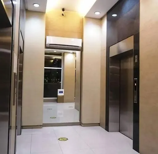 Citispace 1br Condotel At Ridgewood Towers Near Bgc Airport #rw06a Manila